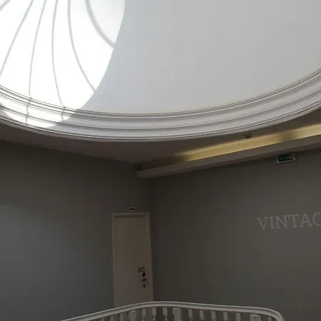 Decanting House Готель Порту