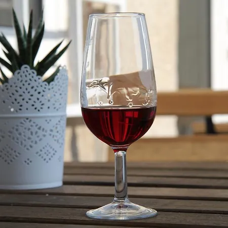 Ξενοδοχείο Decanting House 2*